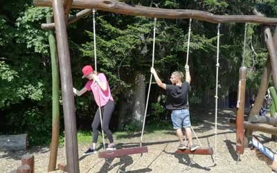 Viel Spaß hatten die Jugendlichen im Naturerlebnispark (Foto: KJF)